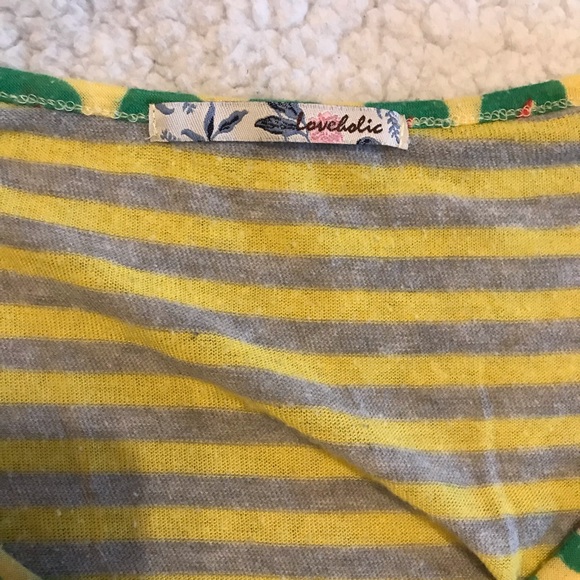 Loveholic Fun Pattern Top - Picture 3 of 5